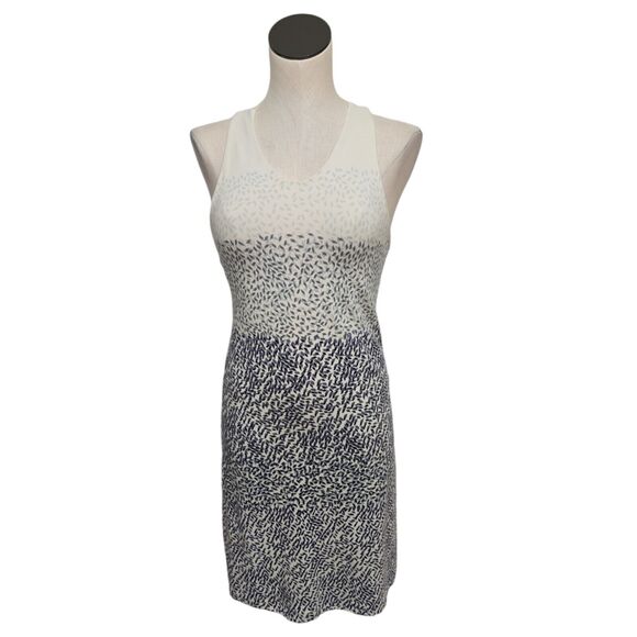 Title Nine Unstoppable Blue Ombre Confetti Dress‎ With Built In Shelf Bra Small - Picture 1 of 13